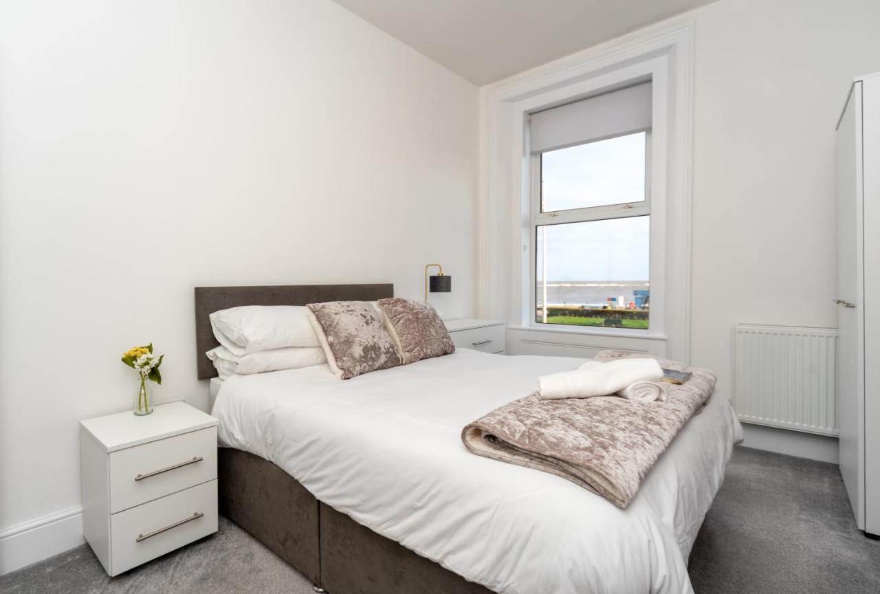 Sea Views Stunning 2 Bedroom Apartment # Lowestoft Eksteriør billede