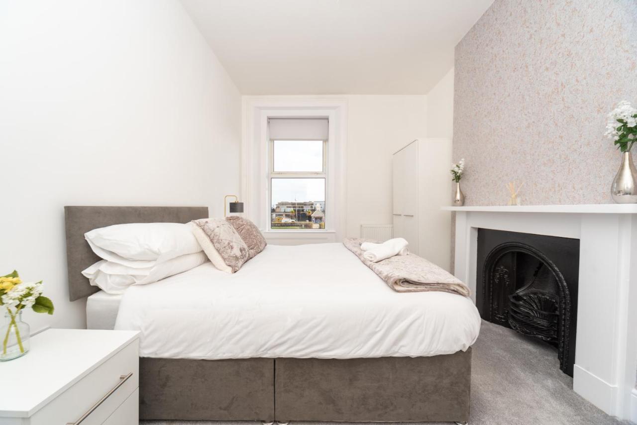 Sea Views Stunning 2 Bedroom Apartment # Lowestoft Eksteriør billede